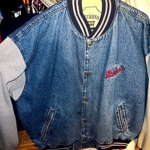 Mens size large denim jacket, worn a couple times, in like new condition